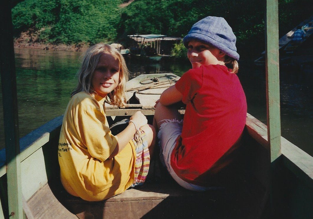RKR 1998-10 GirlsBoat
